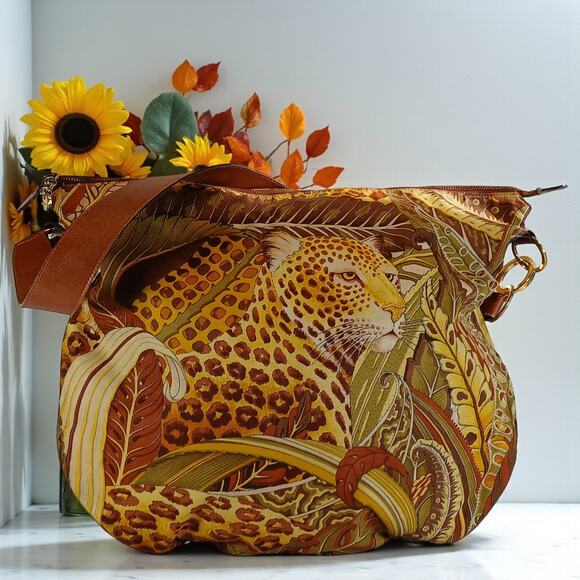 Salvatore Ferragamo Jungle Leopard Shoulder Bag - Picture 12 of 16